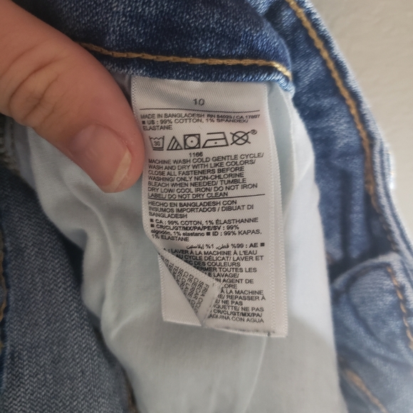 Old Navy Hi Rise Sky-Hi A-Line Mary Jo Jean Shorts Size 10 2022 Button Fly - Picture 9 of 10